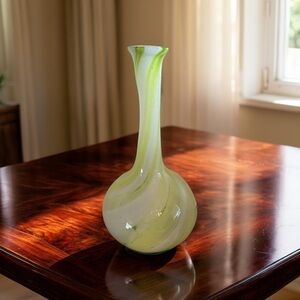 VTG Murano Style Glass Vase Egyptian Onion Flower-Form Green White Swirl